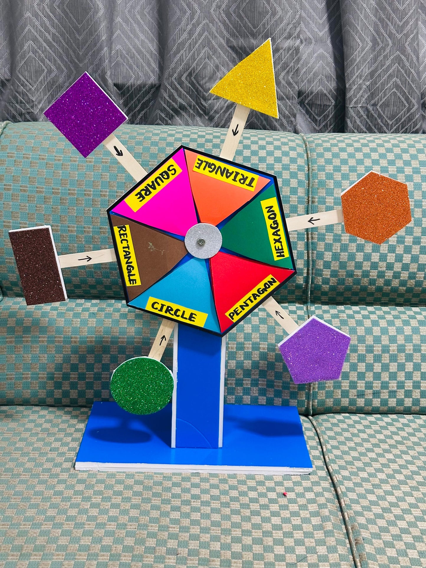 School Projects – Shapes Spin Wheel